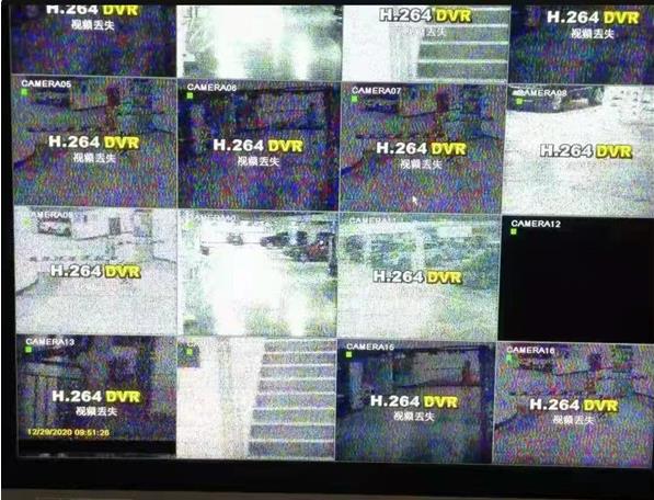 小區(qū)內(nèi)多個(gè)監(jiān)控探頭損壞，16個(gè)屏幕上僅3個(gè)屏幕能正常顯示